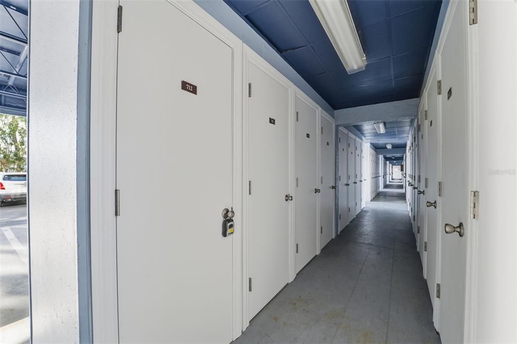 For Sale: $155,000 (2 beds, 2 baths, 959 Square Feet)