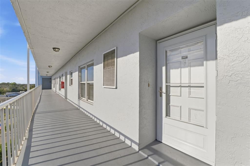 For Sale: $155,000 (2 beds, 2 baths, 959 Square Feet)