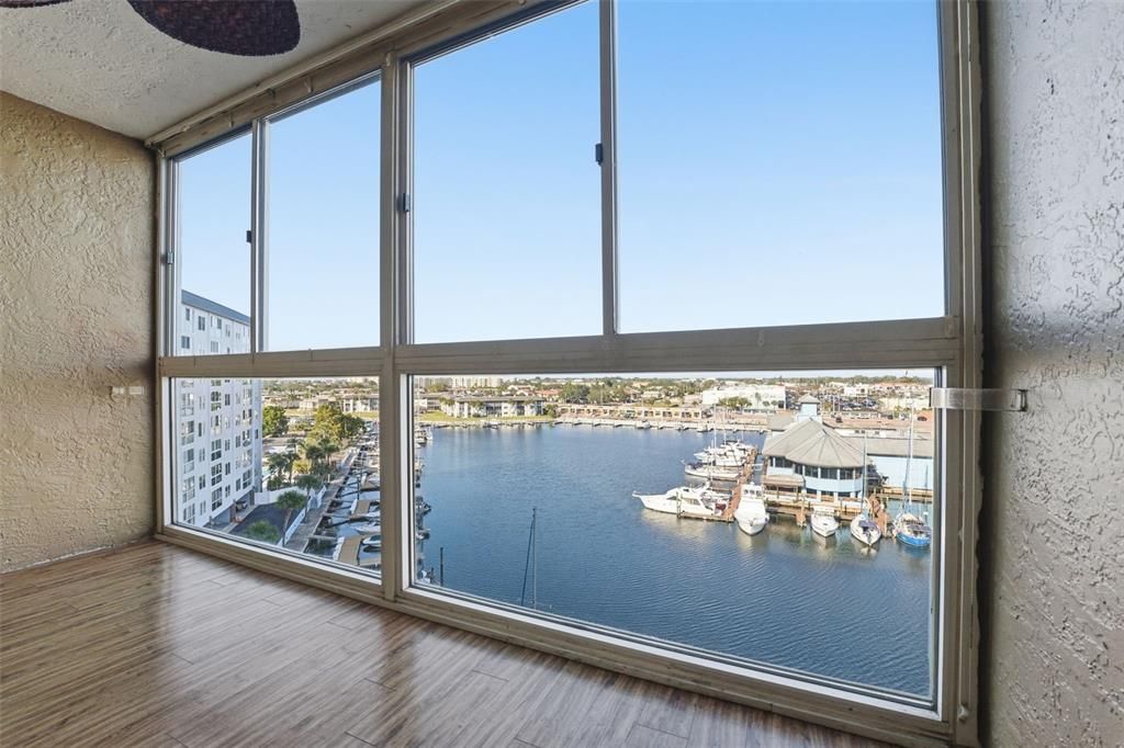 For Sale: $155,000 (2 beds, 2 baths, 959 Square Feet)