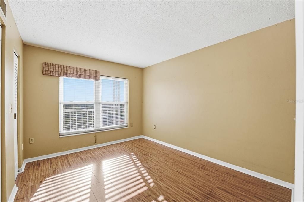 For Sale: $155,000 (2 beds, 2 baths, 959 Square Feet)