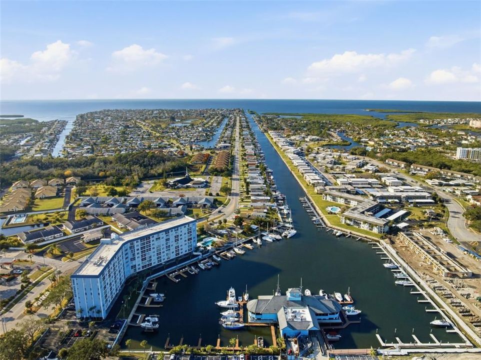 For Sale: $155,000 (2 beds, 2 baths, 959 Square Feet)