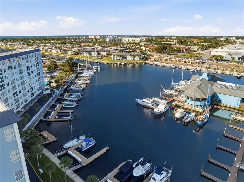 For Sale: $155,000 (2 beds, 2 baths, 959 Square Feet)