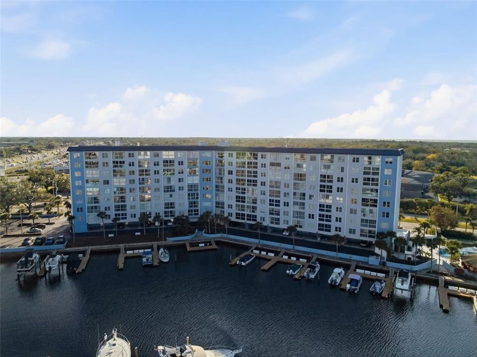 For Sale: $155,000 (2 beds, 2 baths, 959 Square Feet)