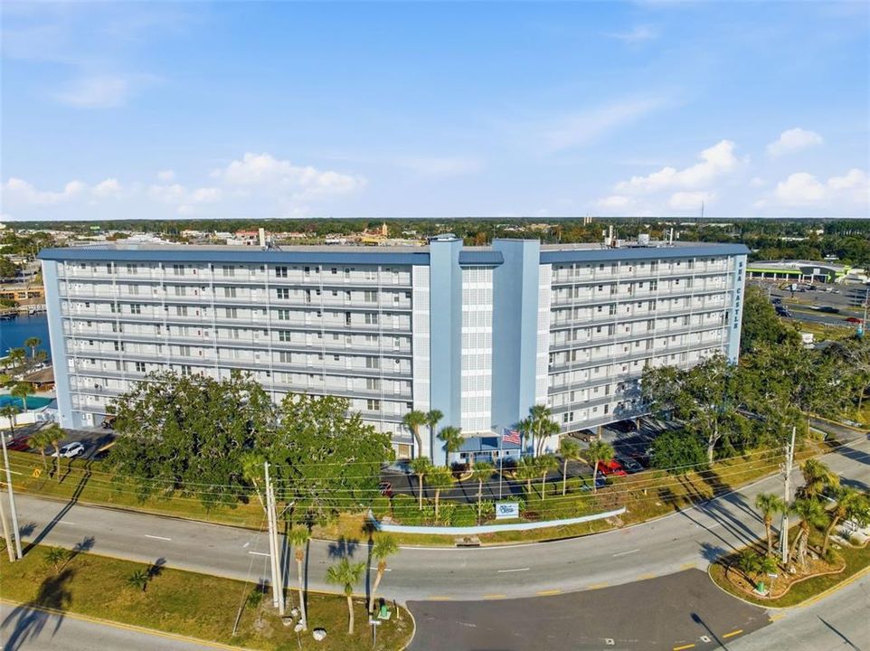 For Sale: $155,000 (2 beds, 2 baths, 959 Square Feet)