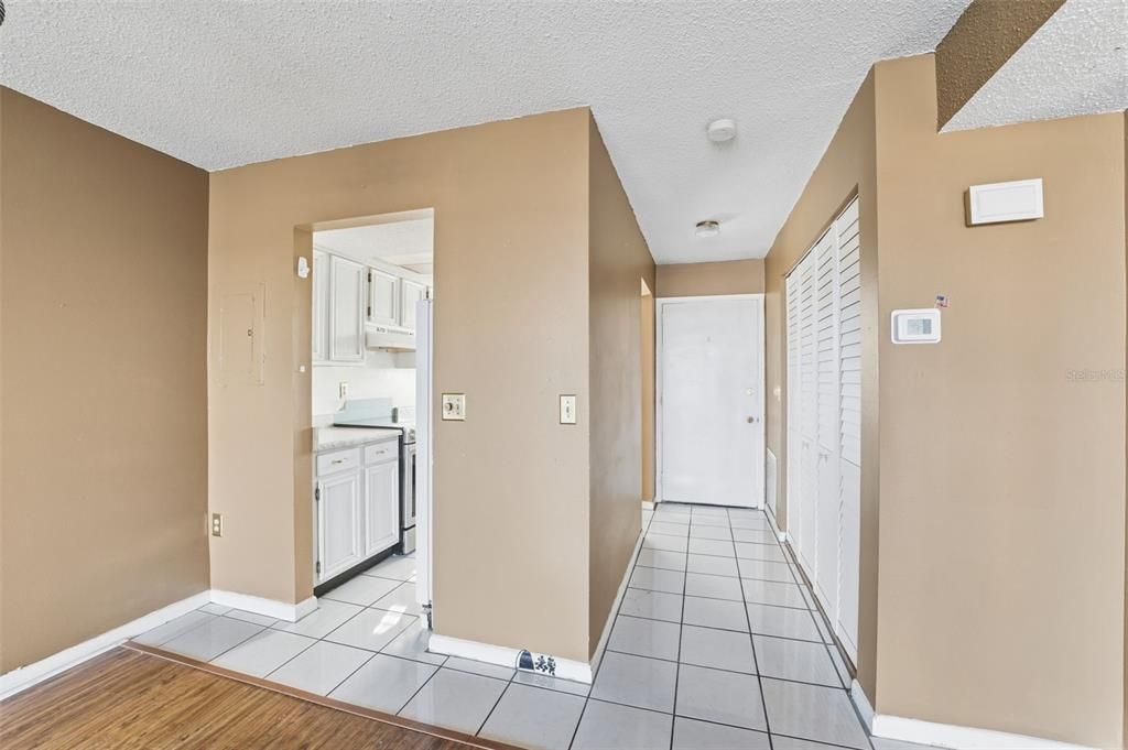 For Sale: $155,000 (2 beds, 2 baths, 959 Square Feet)