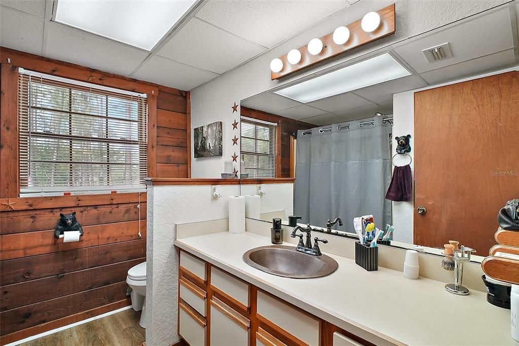 For Sale: $445,000 (3 beds, 2 baths, 1943 Square Feet)