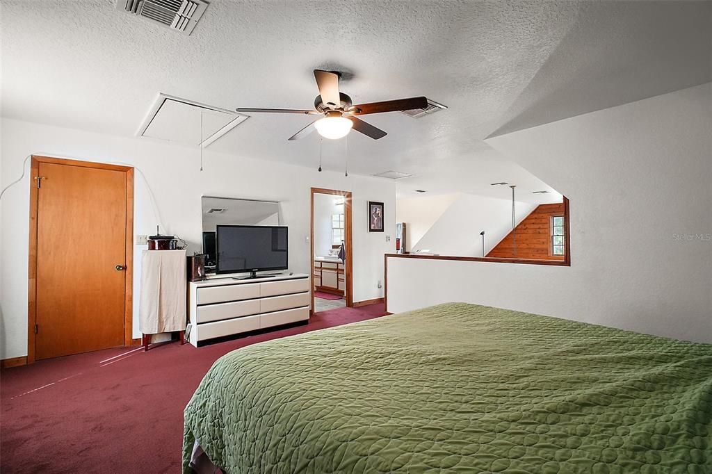 For Sale: $445,000 (3 beds, 2 baths, 1943 Square Feet)