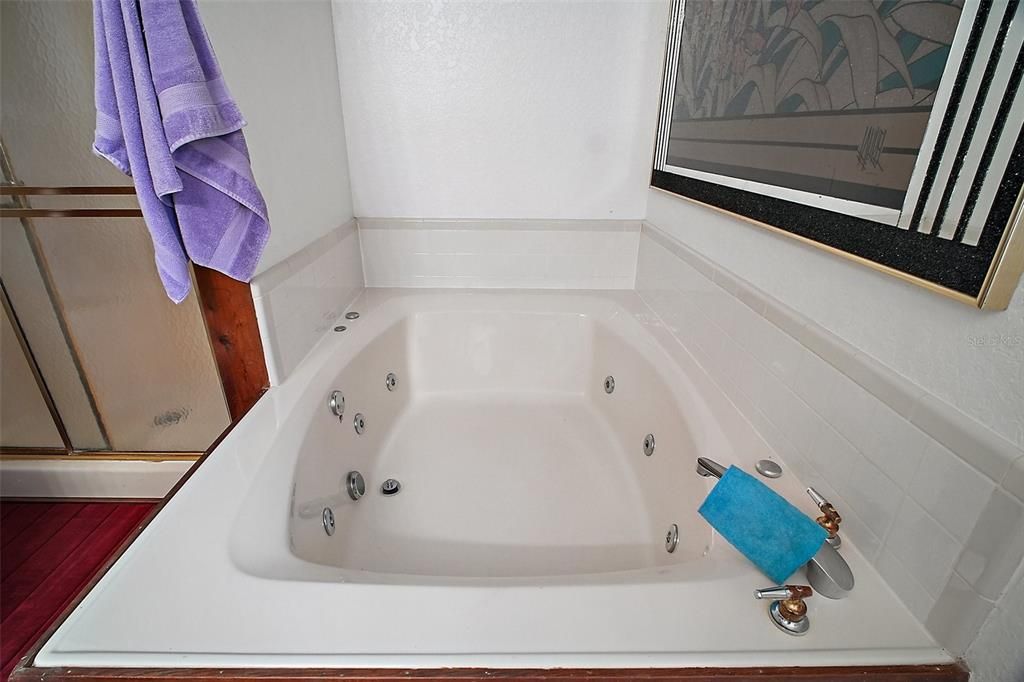 For Sale: $445,000 (3 beds, 2 baths, 1943 Square Feet)