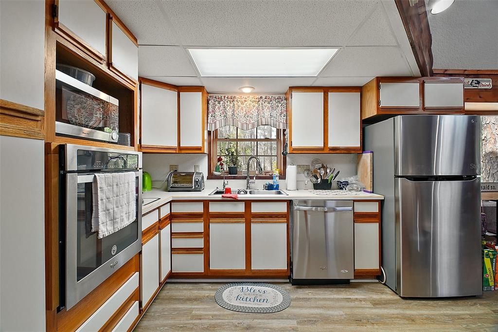 For Sale: $445,000 (3 beds, 2 baths, 1943 Square Feet)