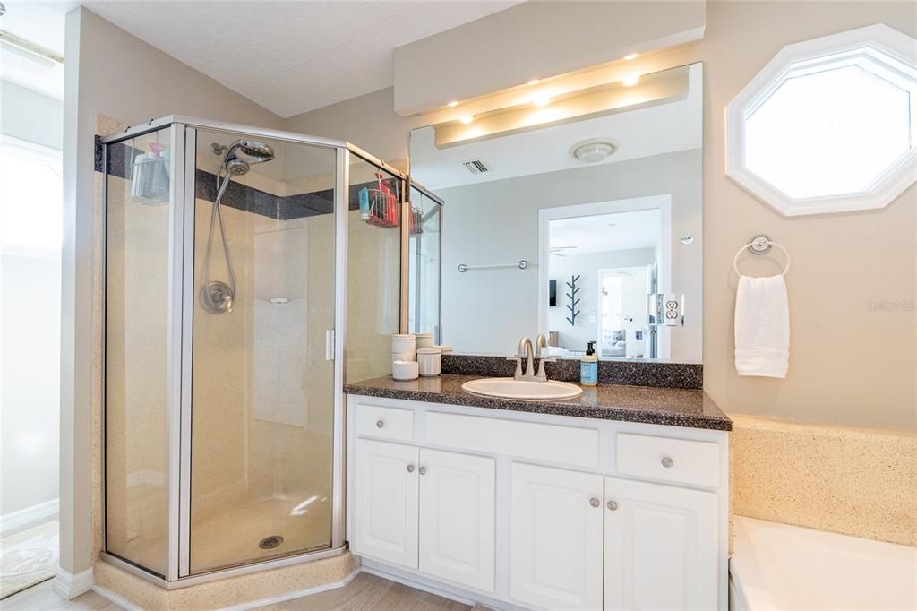 For Sale: $449,000 (2 beds, 2 baths, 1320 Square Feet)