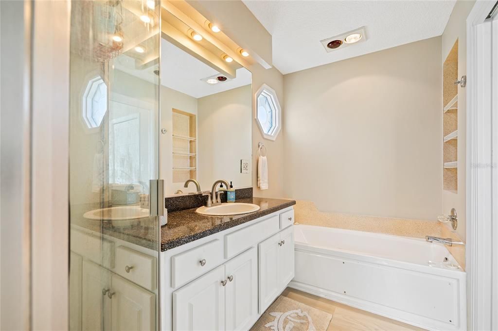 For Sale: $449,000 (2 beds, 2 baths, 1320 Square Feet)