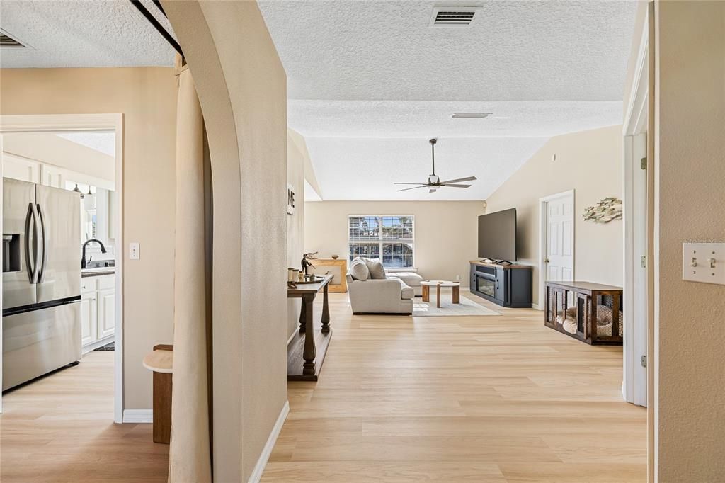 For Sale: $449,000 (2 beds, 2 baths, 1320 Square Feet)