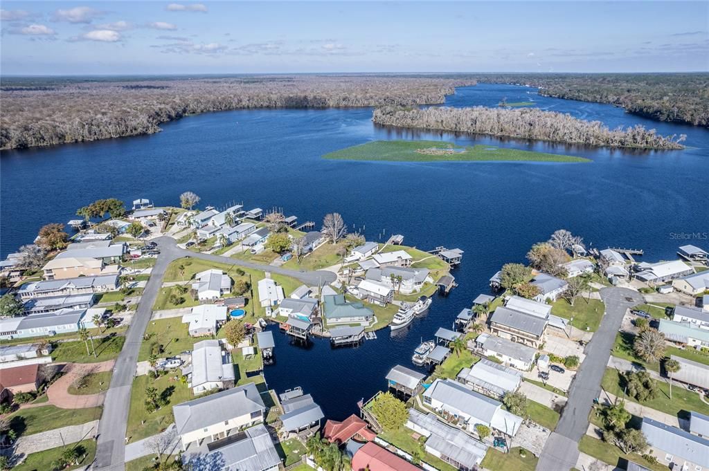 For Sale: $449,000 (2 beds, 2 baths, 1320 Square Feet)