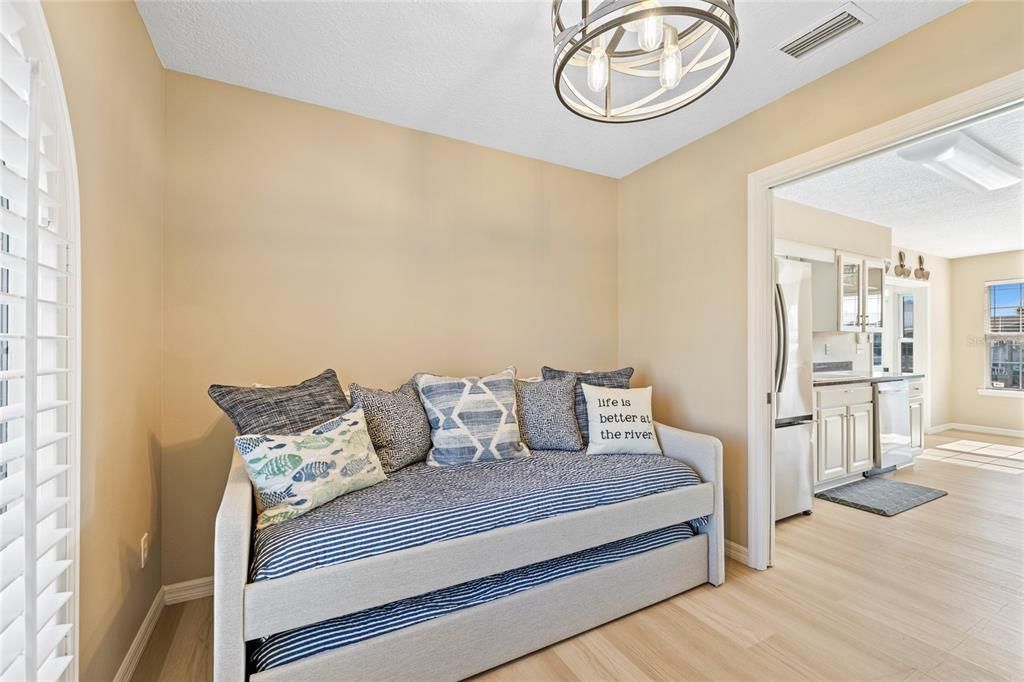 For Sale: $449,000 (2 beds, 2 baths, 1320 Square Feet)