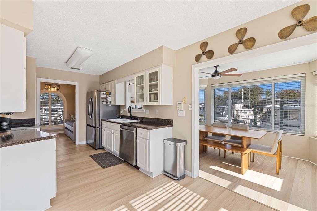 For Sale: $449,000 (2 beds, 2 baths, 1320 Square Feet)