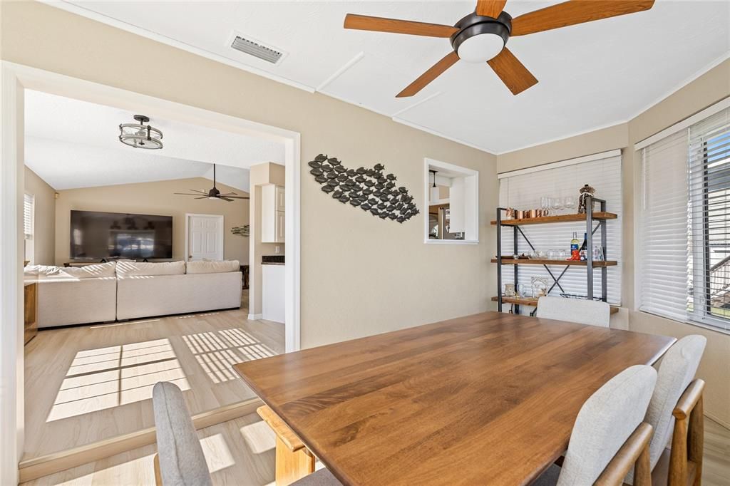 For Sale: $449,000 (2 beds, 2 baths, 1320 Square Feet)