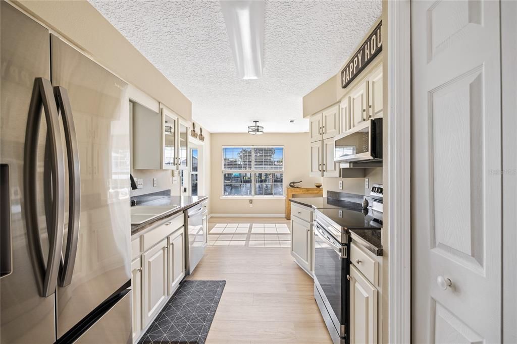 For Sale: $449,000 (2 beds, 2 baths, 1320 Square Feet)