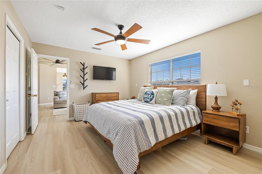 For Sale: $449,000 (2 beds, 2 baths, 1320 Square Feet)