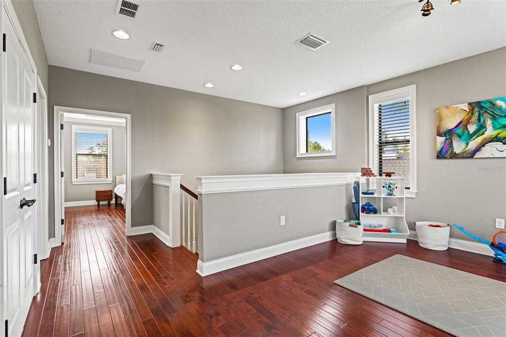 En Venta: $1,295,000 (3 camas, 3 baños, 2478 Pies cuadrados)