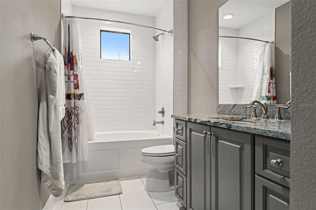 En Venta: $1,295,000 (3 camas, 3 baños, 2478 Pies cuadrados)