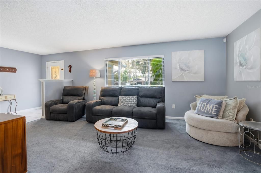 For Sale: $425,000 (4 beds, 2 baths, 1936 Square Feet)