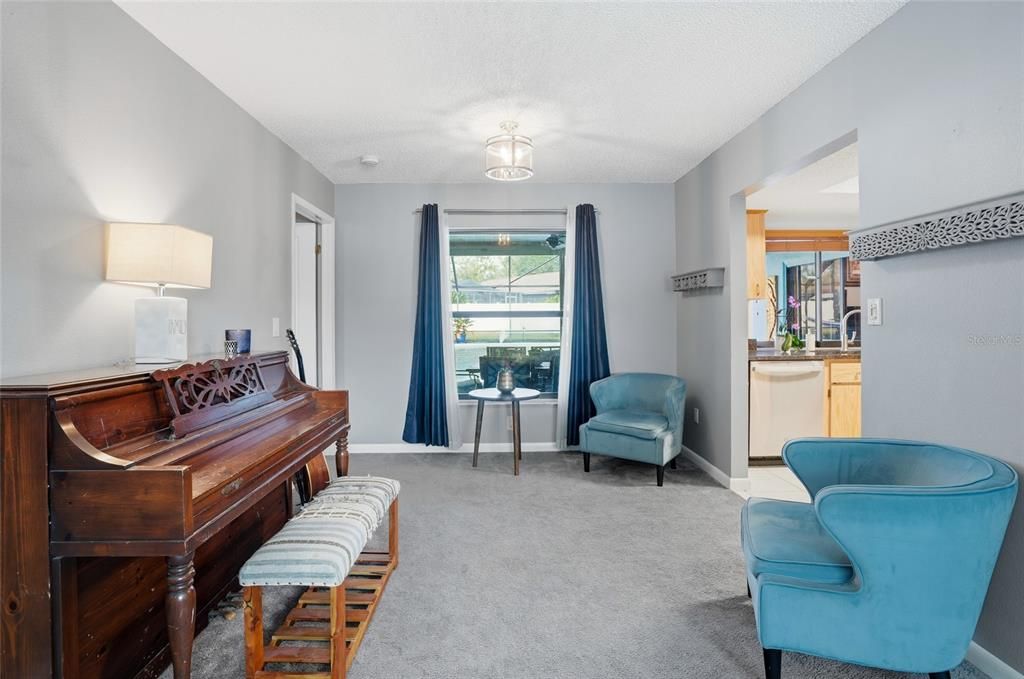 For Sale: $425,000 (4 beds, 2 baths, 1936 Square Feet)