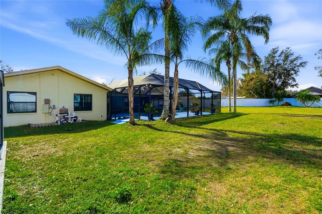 For Sale: $425,000 (4 beds, 2 baths, 1936 Square Feet)