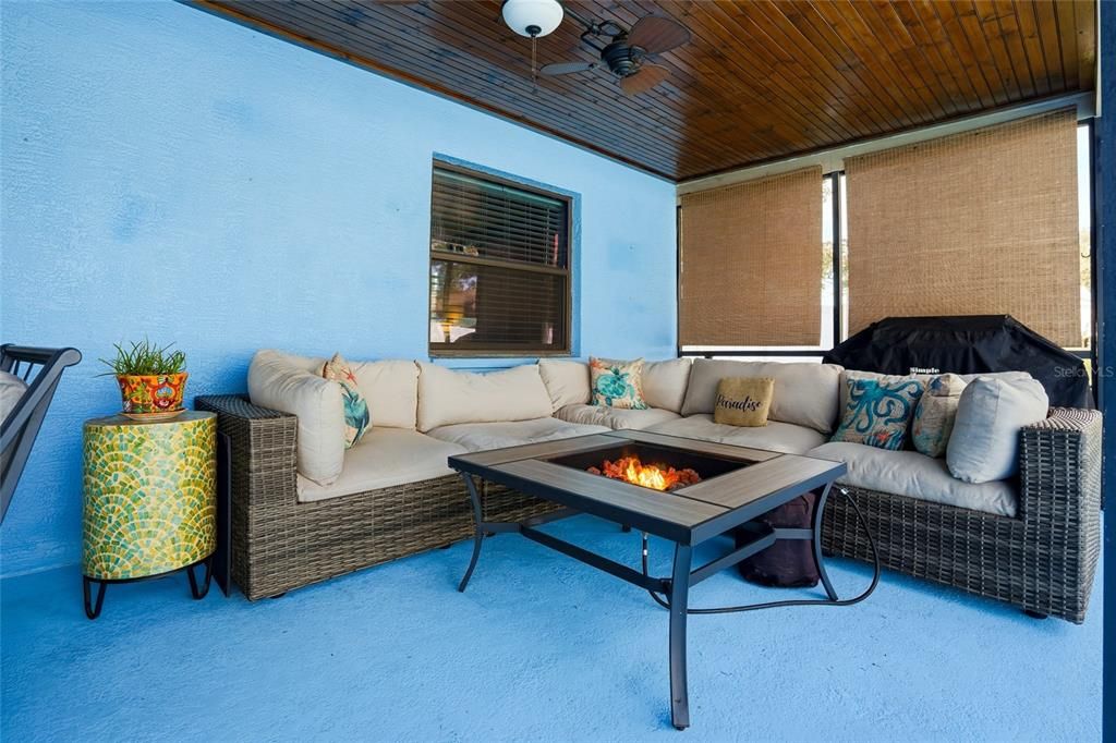 For Sale: $425,000 (4 beds, 2 baths, 1936 Square Feet)