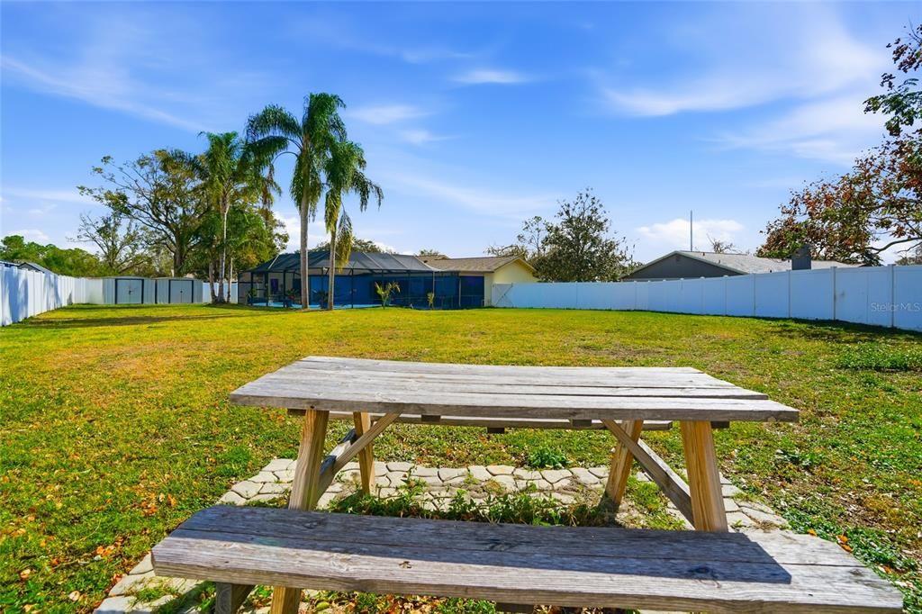 For Sale: $425,000 (4 beds, 2 baths, 1936 Square Feet)