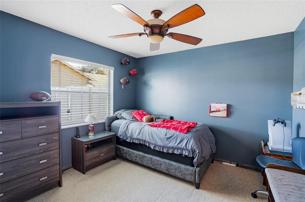 For Sale: $425,000 (4 beds, 2 baths, 1936 Square Feet)