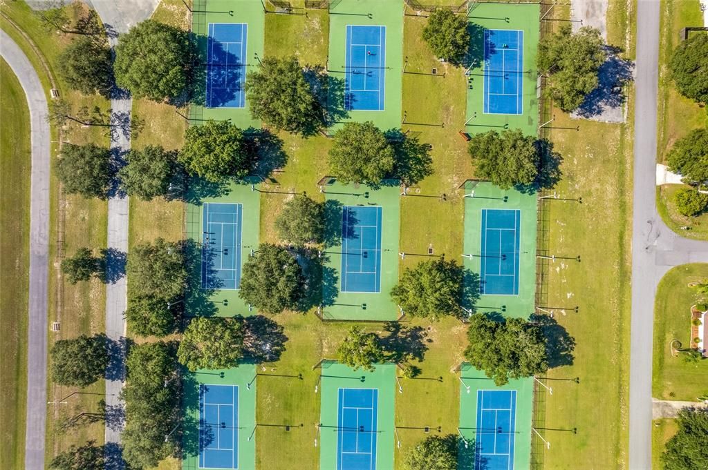 For Sale: $425,000 (4 beds, 2 baths, 1936 Square Feet)