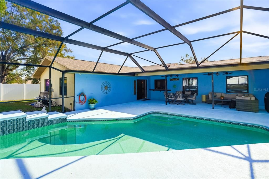 For Sale: $425,000 (4 beds, 2 baths, 1936 Square Feet)