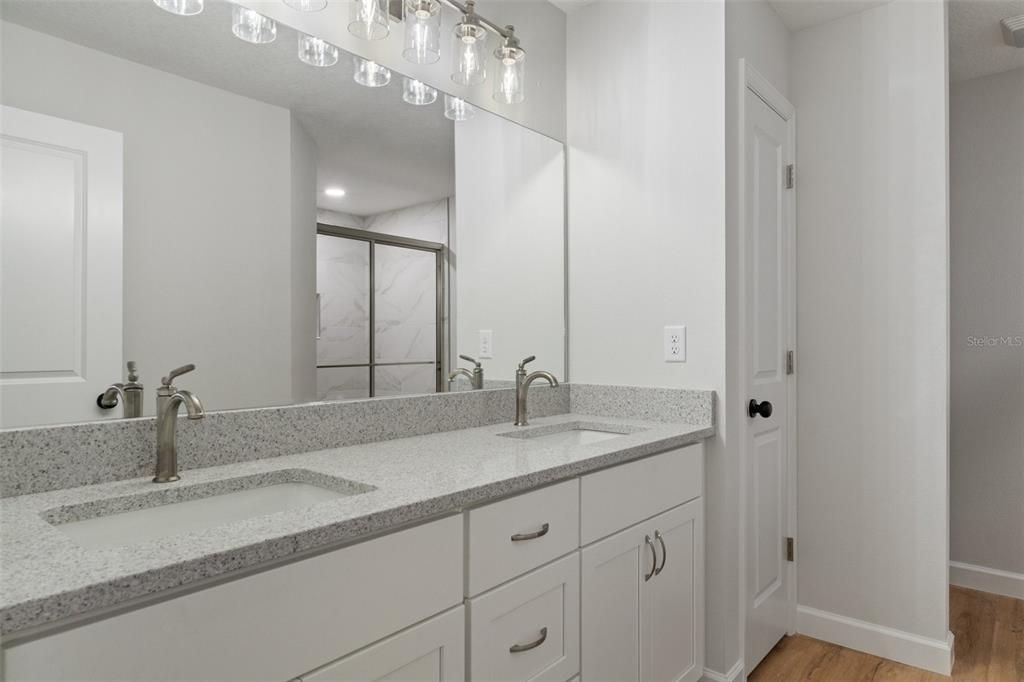 На продажу: $269,900 (3 спален, 2 ванн, 1462 Квадратных фут)