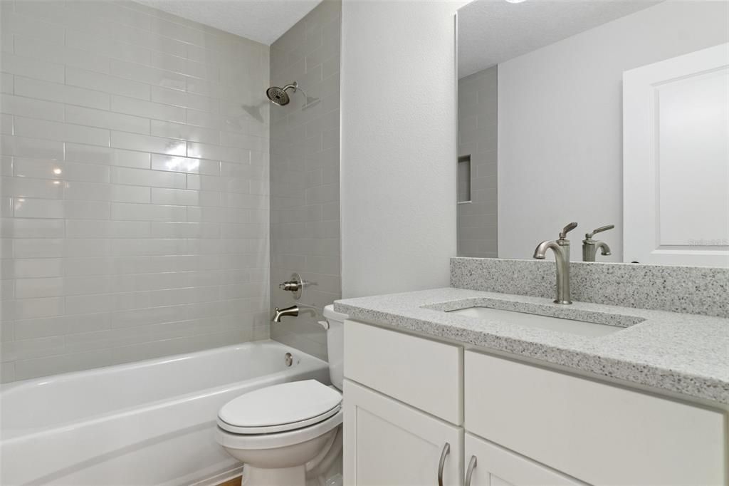 На продажу: $269,900 (3 спален, 2 ванн, 1462 Квадратных фут)