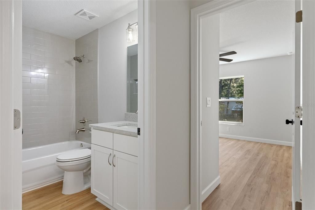 На продажу: $269,900 (3 спален, 2 ванн, 1462 Квадратных фут)