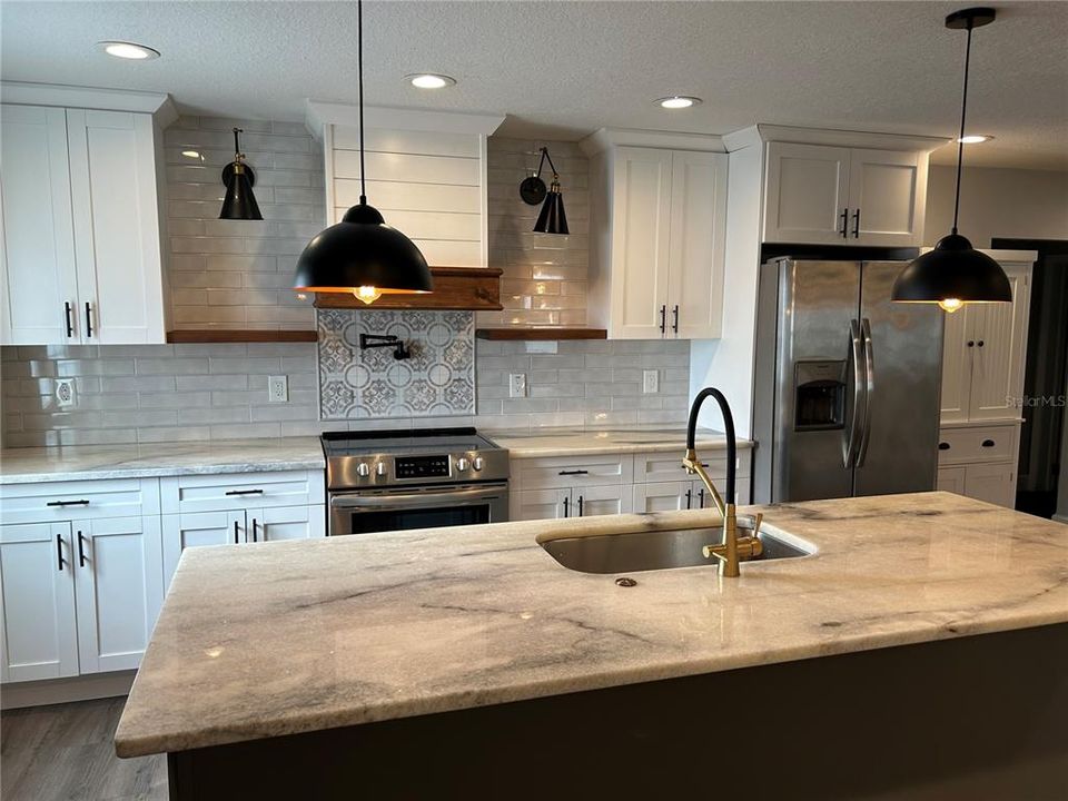 出租: $3,000 (5 贝兹, 2 浴室, 1743 平方英尺)