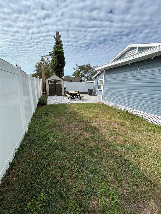 出租: $3,000 (5 贝兹, 2 浴室, 1743 平方英尺)