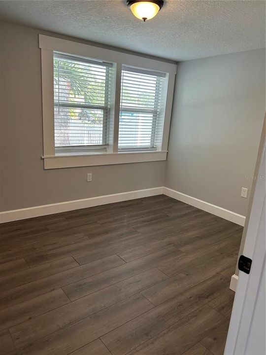 出租: $3,000 (5 贝兹, 2 浴室, 1743 平方英尺)