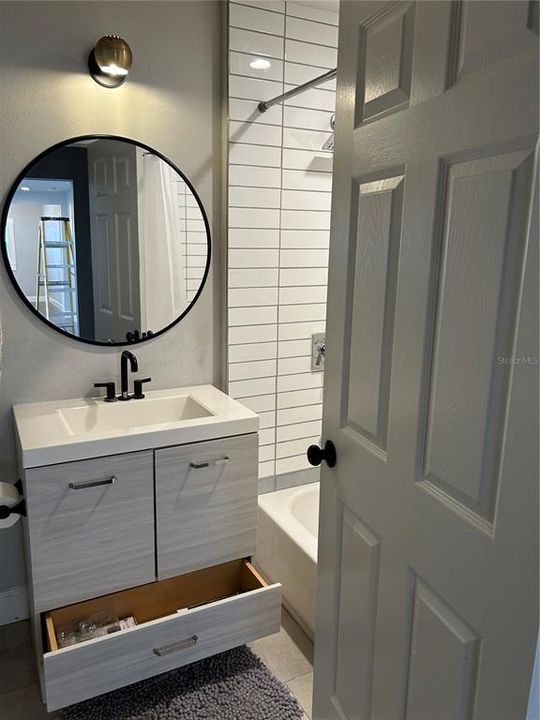 出租: $3,000 (5 贝兹, 2 浴室, 1743 平方英尺)