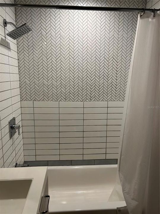 出租: $3,000 (5 贝兹, 2 浴室, 1743 平方英尺)