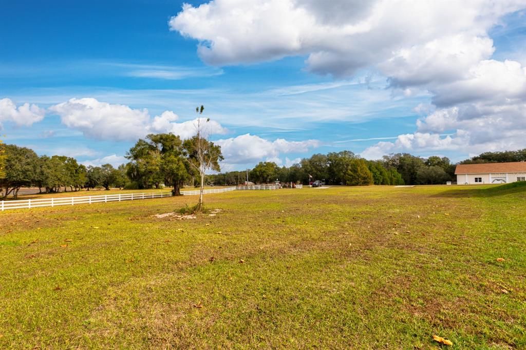 待售: $249,000 (0.62 acres)