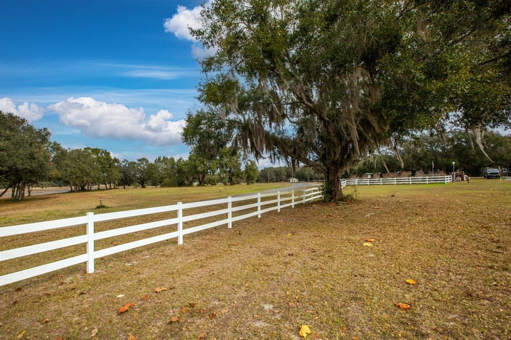 待售: $249,000 (0.62 acres)