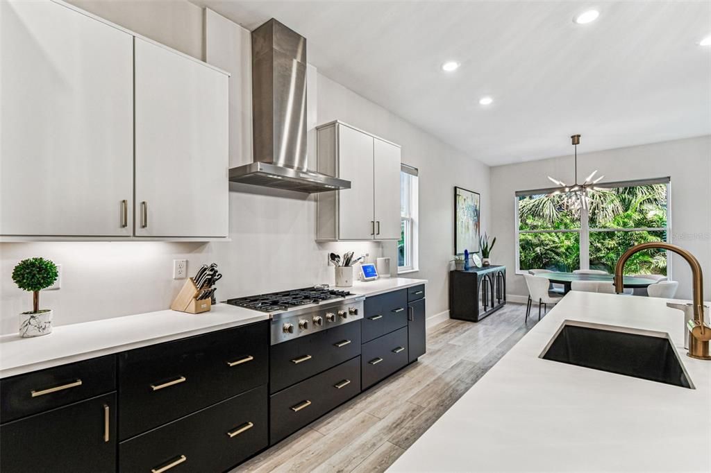 En Venta: $1,365,000 (4 camas, 3 baños, 2780 Pies cuadrados)