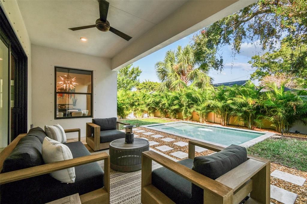 En Venta: $1,365,000 (4 camas, 3 baños, 2780 Pies cuadrados)