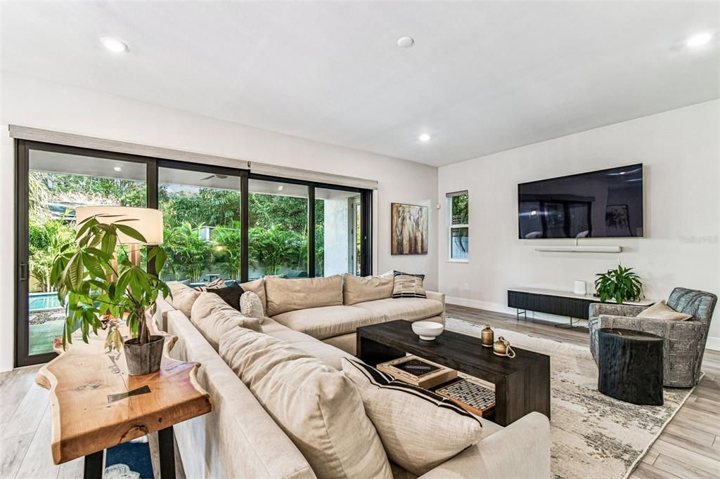 En Venta: $1,365,000 (4 camas, 3 baños, 2780 Pies cuadrados)