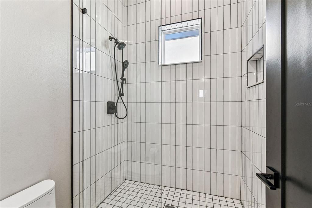 En Venta: $1,365,000 (4 camas, 3 baños, 2780 Pies cuadrados)