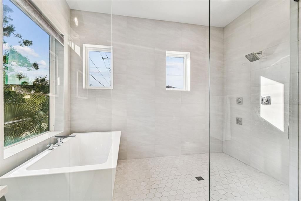 En Venta: $1,365,000 (4 camas, 3 baños, 2780 Pies cuadrados)