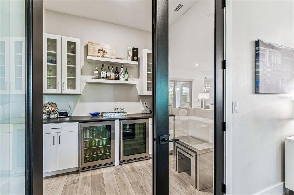 En Venta: $1,365,000 (4 camas, 3 baños, 2780 Pies cuadrados)