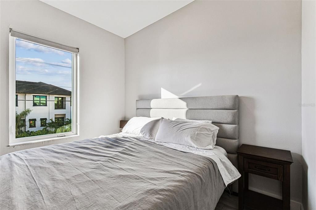 En Venta: $1,365,000 (4 camas, 3 baños, 2780 Pies cuadrados)