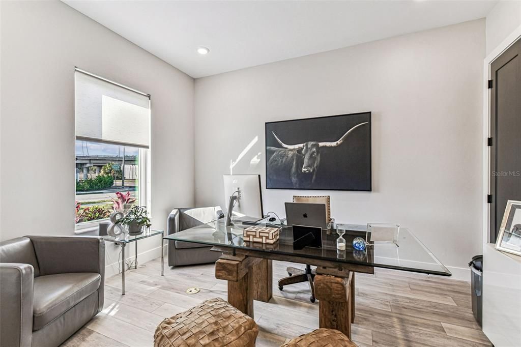 En Venta: $1,365,000 (4 camas, 3 baños, 2780 Pies cuadrados)